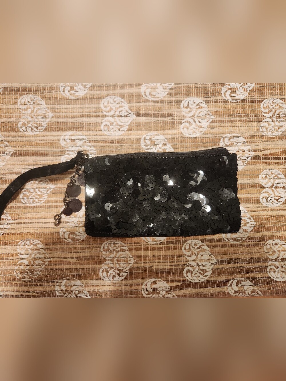 Old Navy Y2K Black Sequin Wristlet